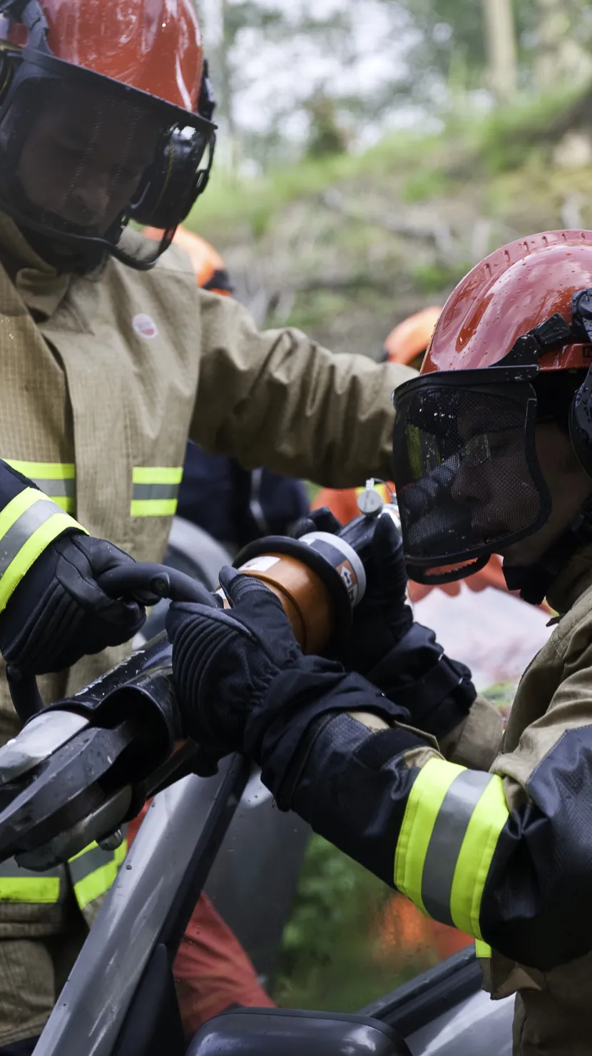 GORE-TEX CROSSTECH® for Emergency Responders | GORE-TEX Professional