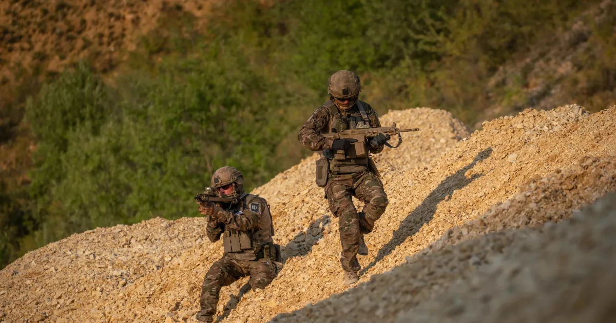Generix Defense PYRAD® Defence Uniforms by GORE-TEX LABS®